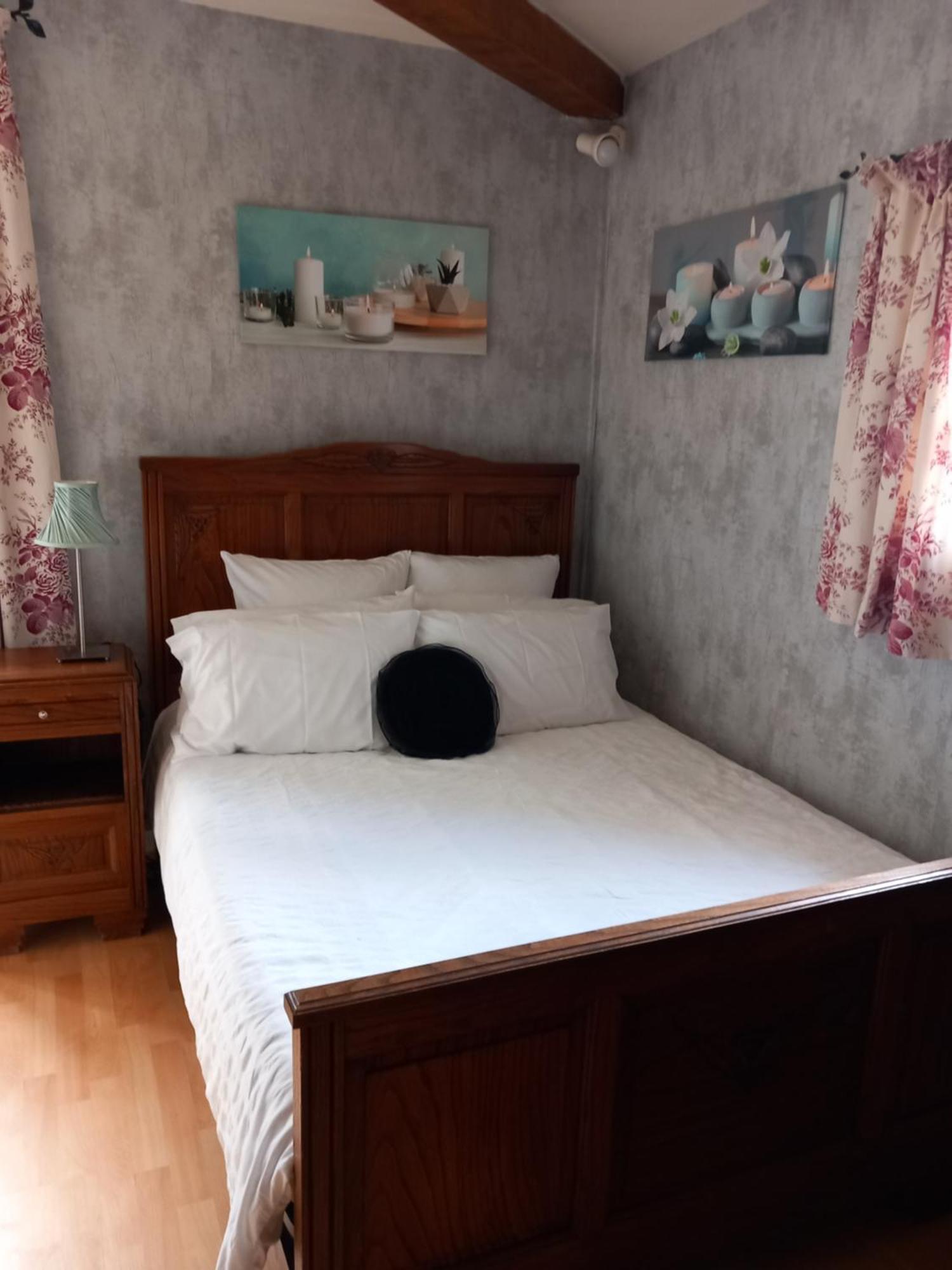 Country B&B Saint-Pierre-d'Eyraud Buitenkant foto